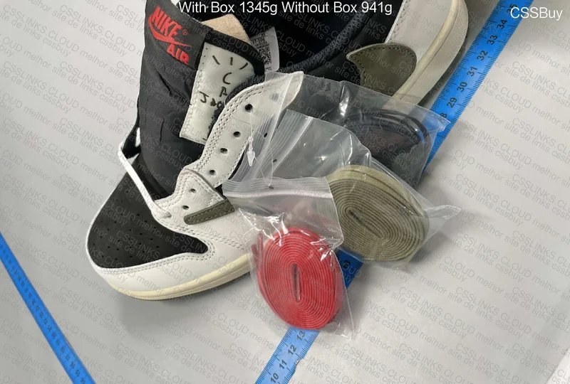 AJ1 TRAVIS MEDIUM OLIVE 9