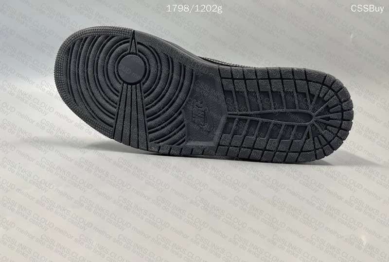 aj1 travis phantom 6