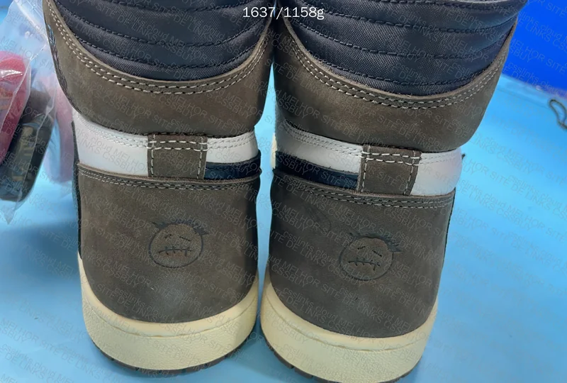 AJ1 Travis PK 4.0 3