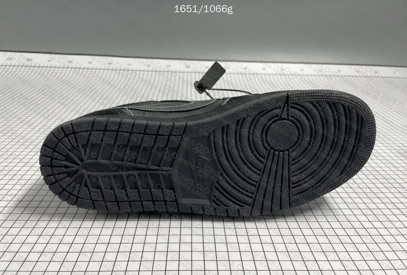 AJ1 Travis Black (OVO) 6