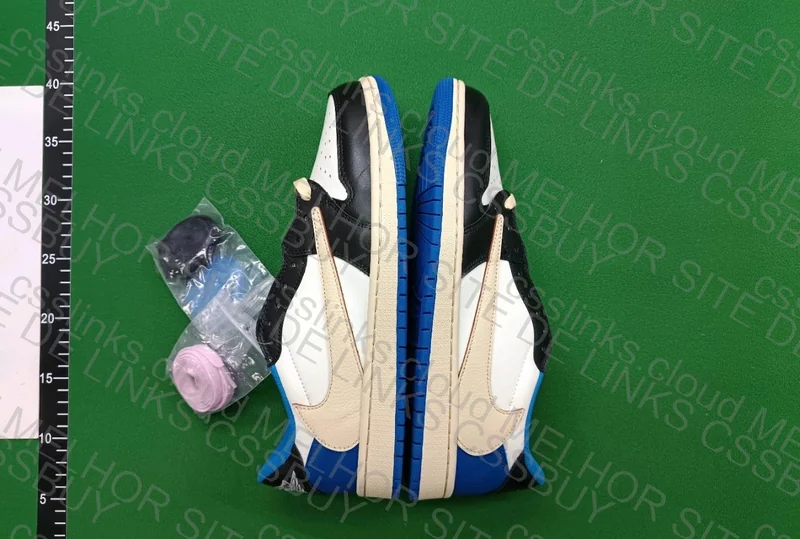 AJ1 Travis (OVO Promo) 4