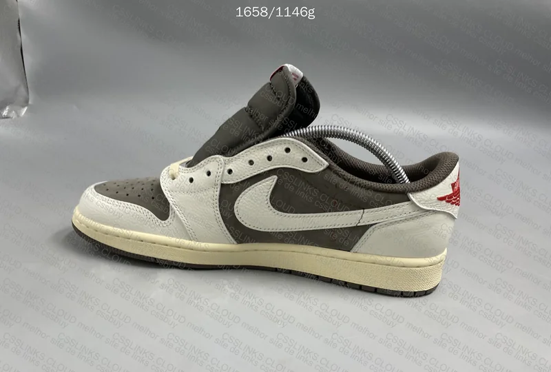 AJ1 travis reverse mocha 4