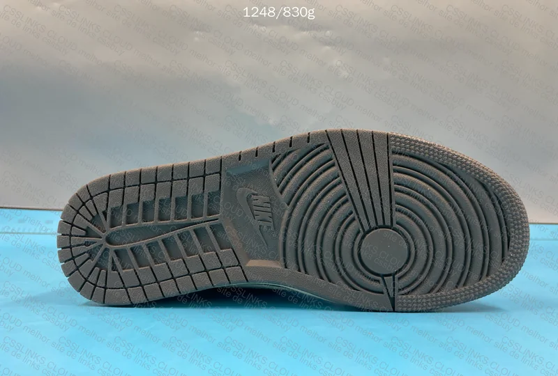 AJ1 Travis Reverse Mocha