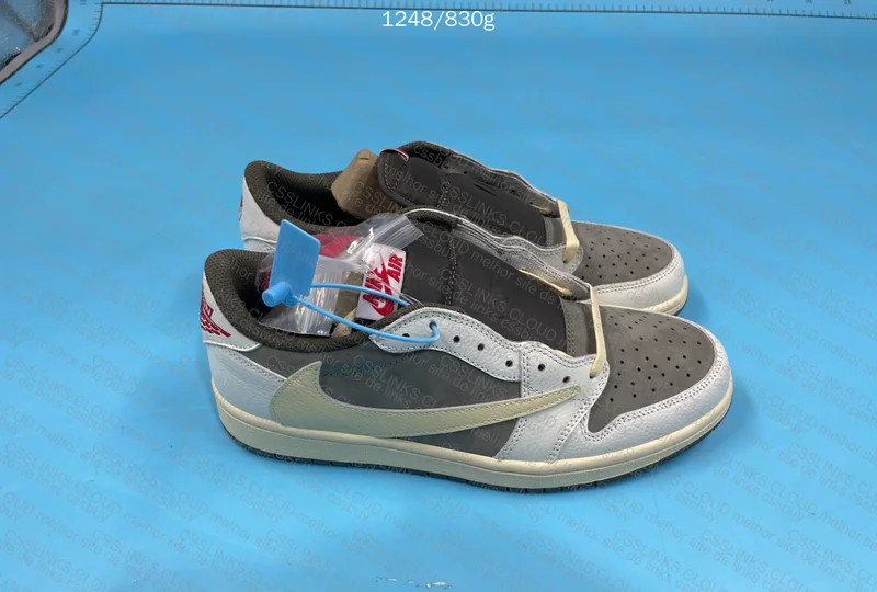 AJ1 Travis Reverse Mocha 3
