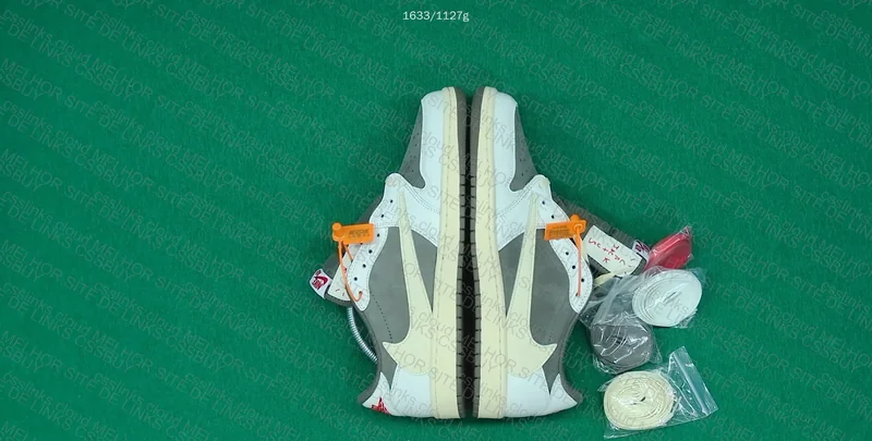 AJ1 Travis Reverse Mocha 3