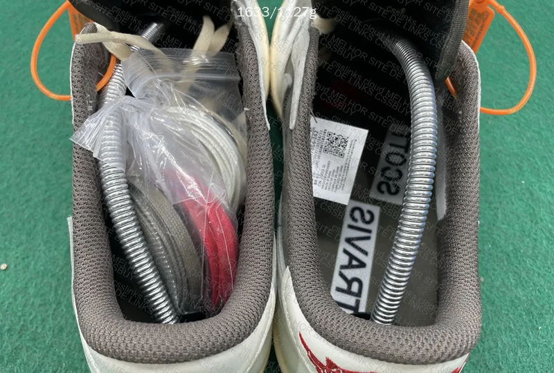 AJ1 Travis Reverse Mocha 4