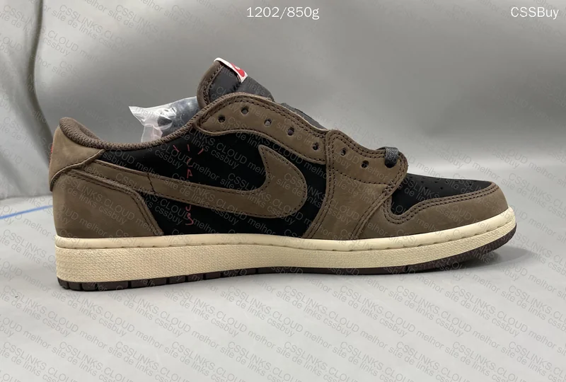 AJ1 Travis Scott 2