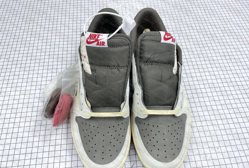 AJ1 - Travis Scott