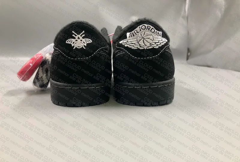 AJ1 TRAVIS SCOTT BLACK PHANTOM 3