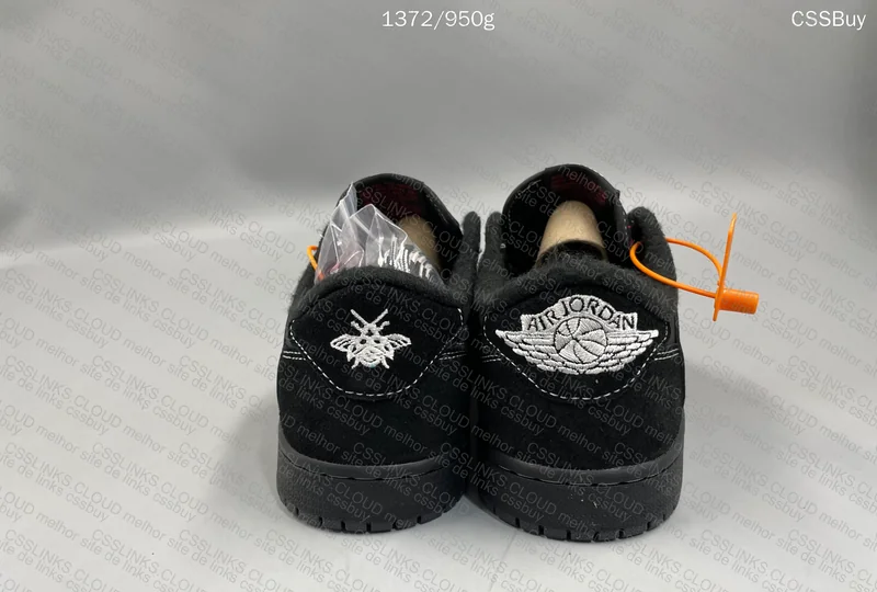 AJ1 TRAVIS SCOTT BLACK PHANTOM 2