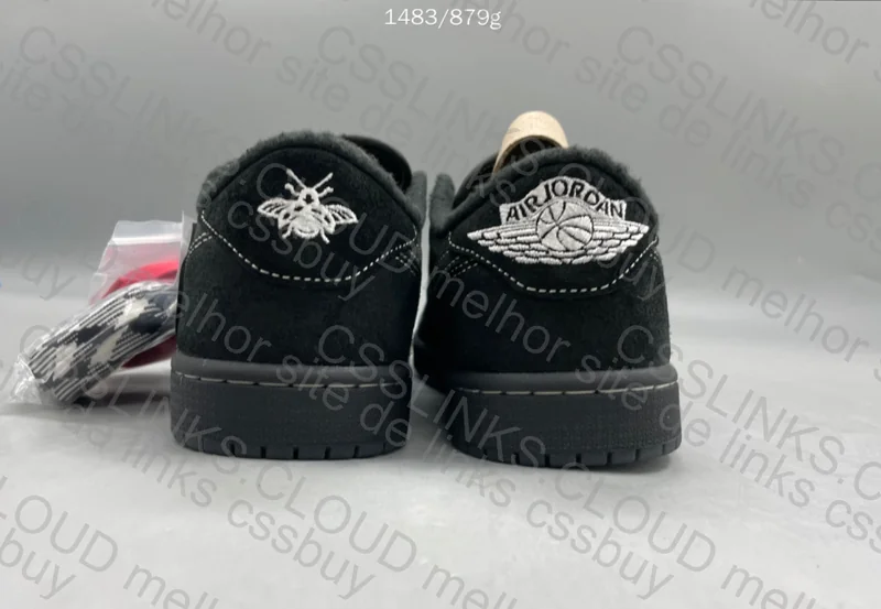 AJ1 Travis Scott Black Phantom FK B precinho 4