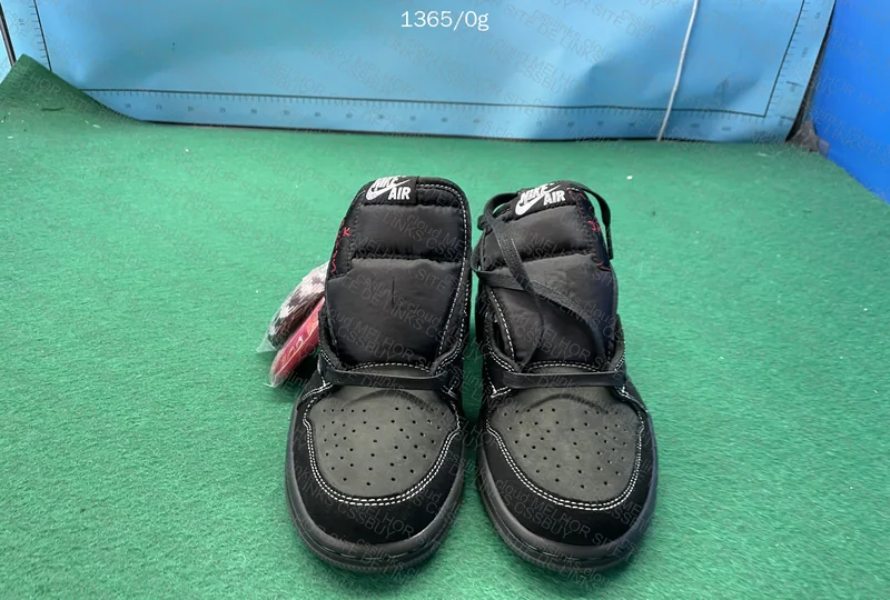 Aj1 travis Scott black phanton 4