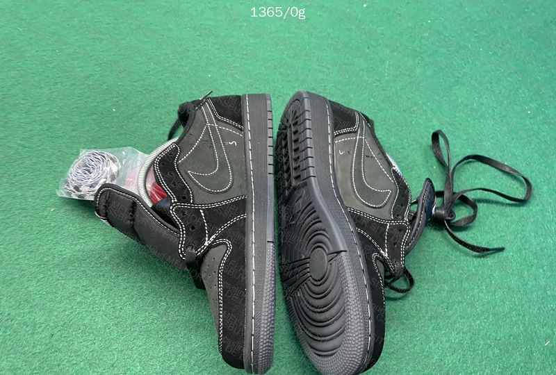 Aj1 travis Scott black phanton 5