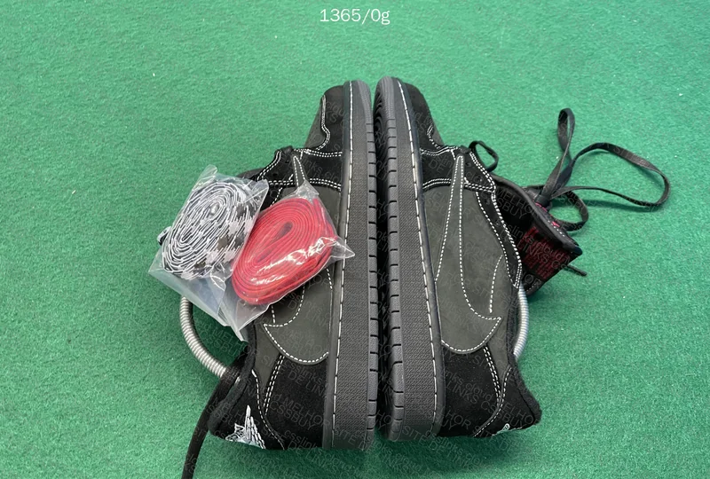 Aj1 travis Scott black phanton 6