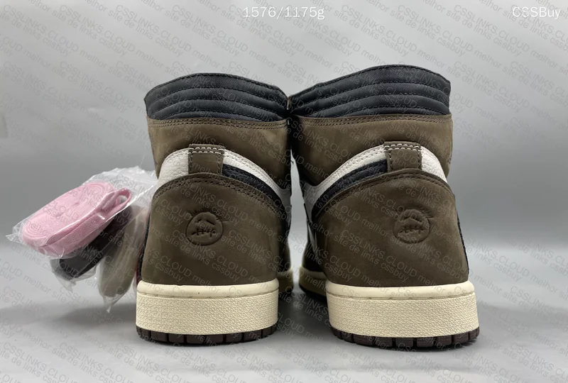 aj1 travis scott dark mocha 3