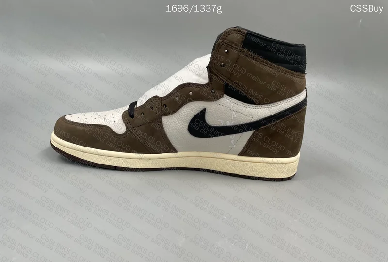 AJ1 TRAVIS SCOTT DARK MOCHA