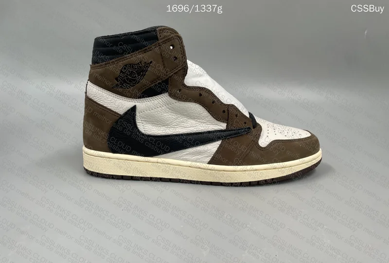 AJ1 TRAVIS SCOTT DARK MOCHA 4
