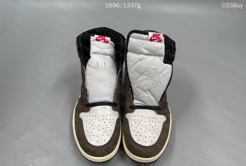 AJ1 TRAVIS SCOTT DARK MOCHA 7