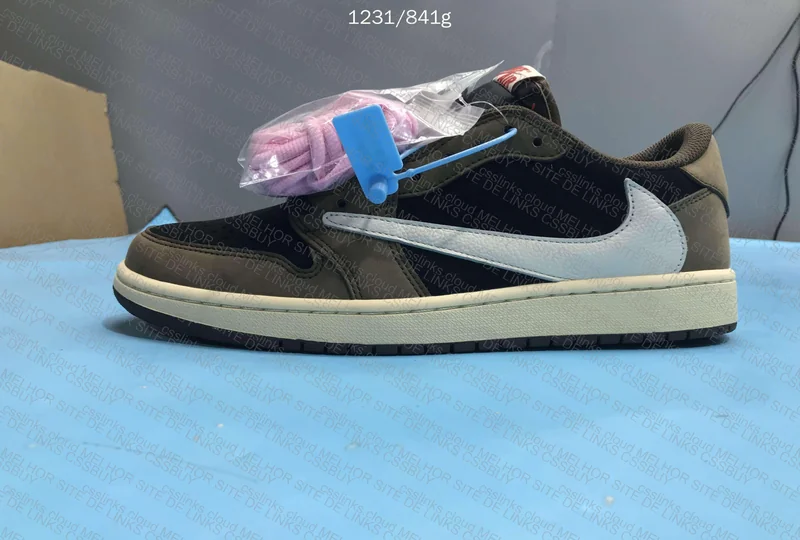 AJ1 Travis Scott Dark Mocha 7