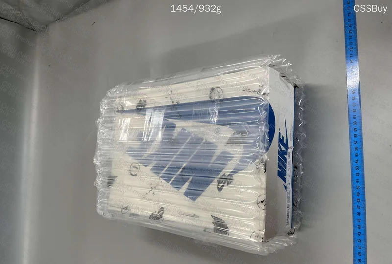 AJ1 Travis Scott Fragment Low 2