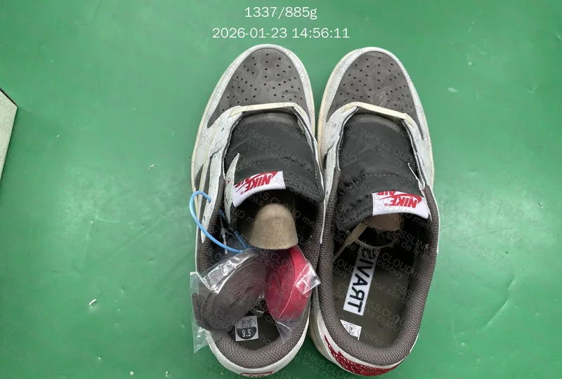 AJ1 Travis Scott Mocha Reverse