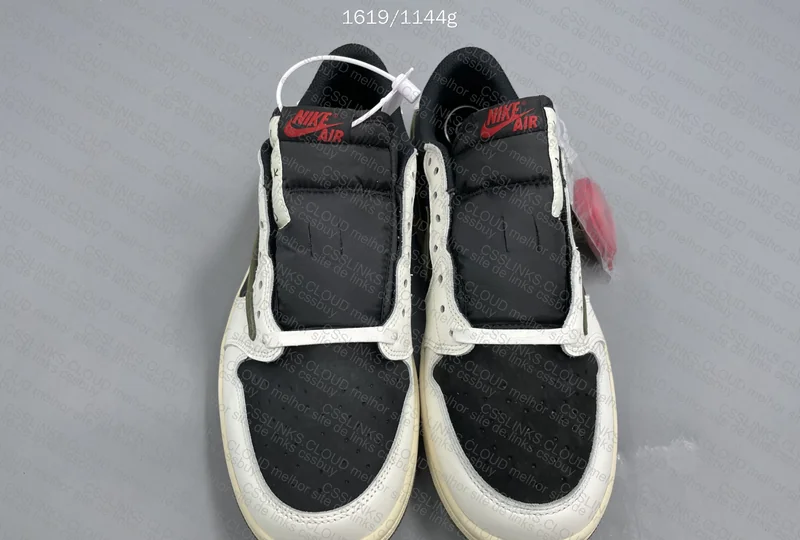 AJ1 Travis Scott Olive 3