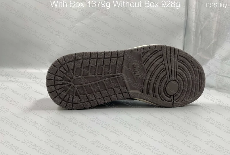 AJ1 Travis Scott Reverse Mocha 4