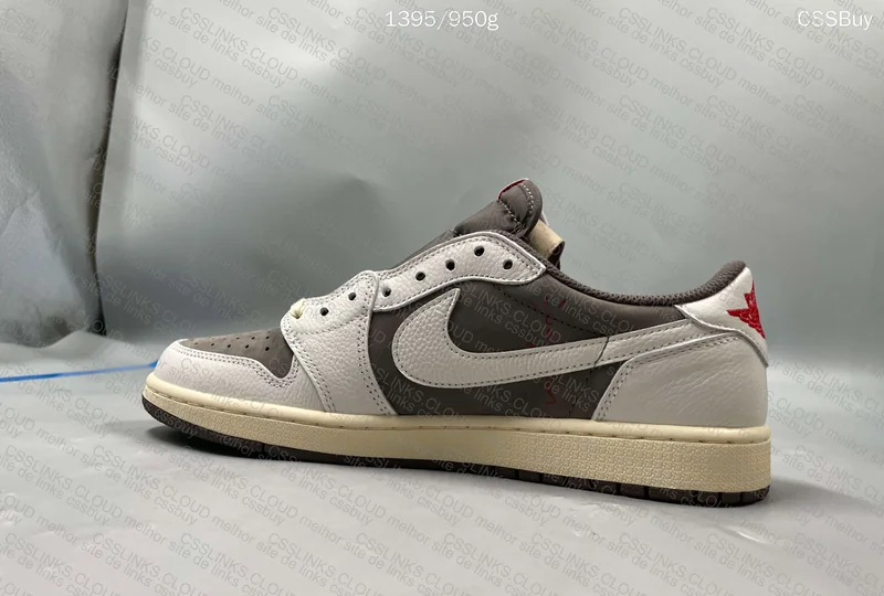 AJ1 TRAVIS SCOTT - REVERSE MOCHA 2