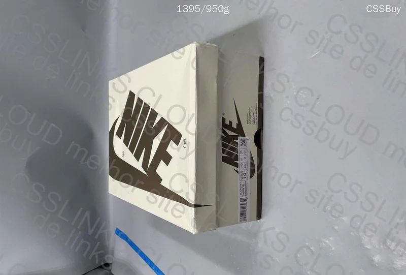 AJ1 TRAVIS SCOTT - REVERSE MOCHA 9