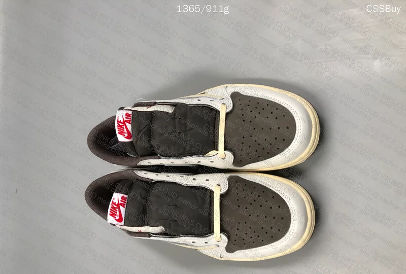 AJ1 Travis Scott reverse mocha