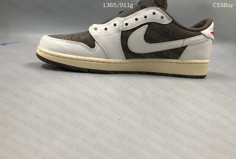AJ1 Travis Scott reverse mocha 3