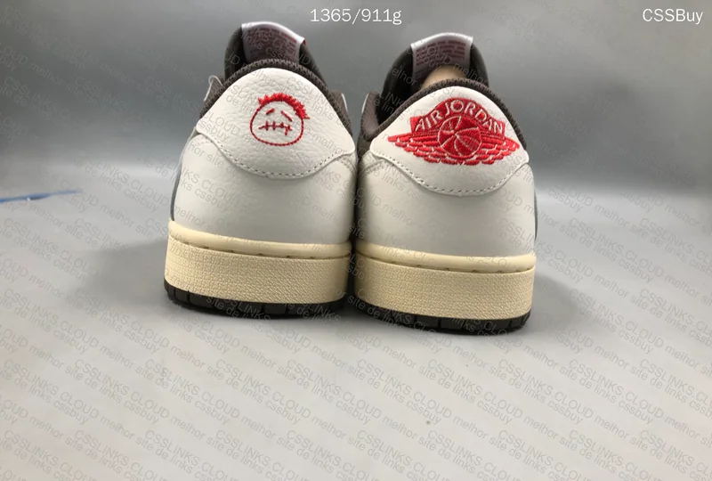 AJ1 Travis Scott reverse mocha 5