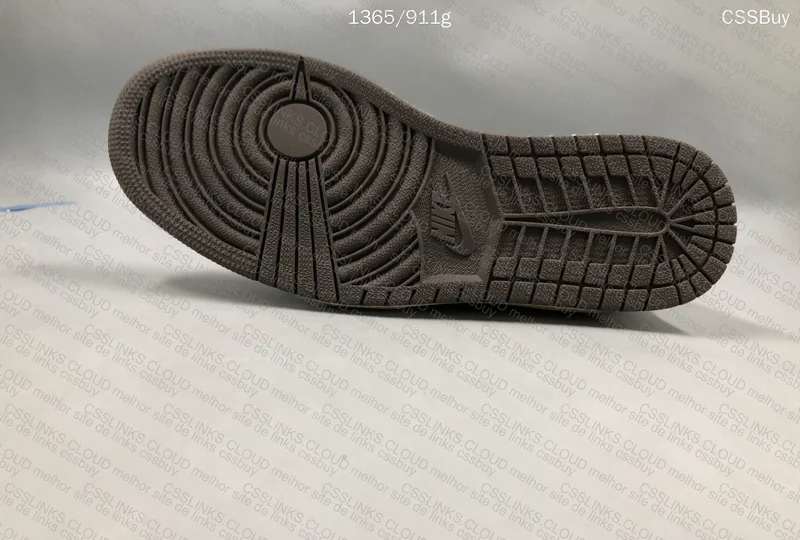 AJ1 Travis Scott reverse mocha 6