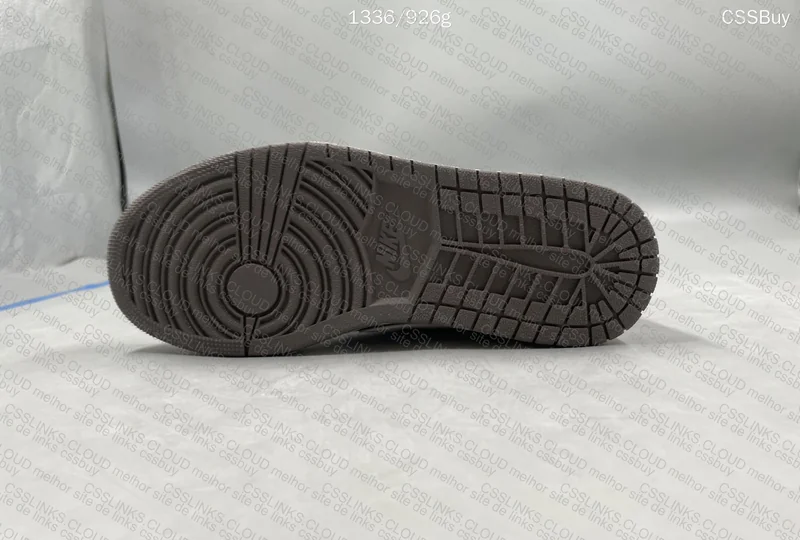 AJ1 Travis Scott reverse mocha 10
