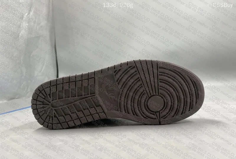 AJ1 Travis Scott reverse mocha 5