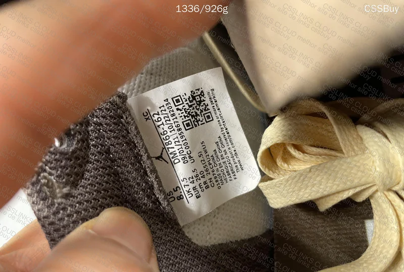 AJ1 Travis Scott reverse mocha 7
