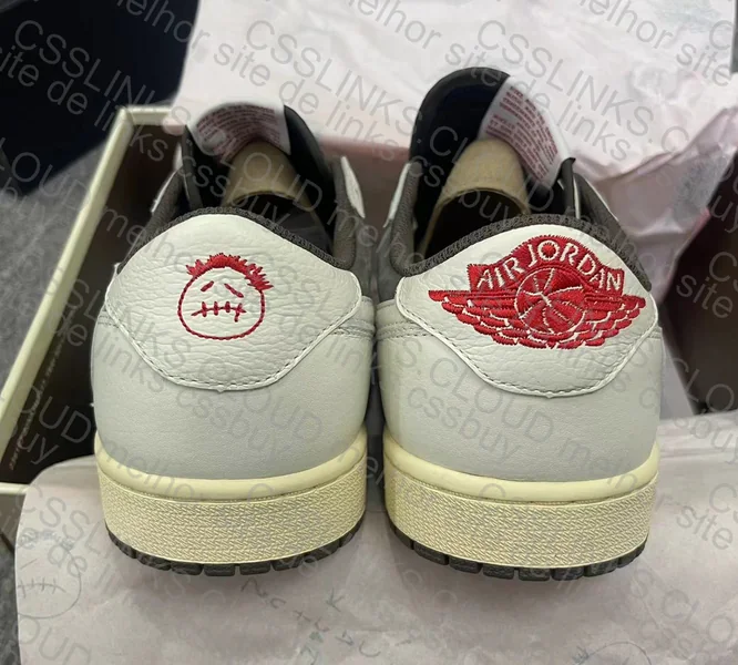 AJ1 Travis Scott reverse mocha 4