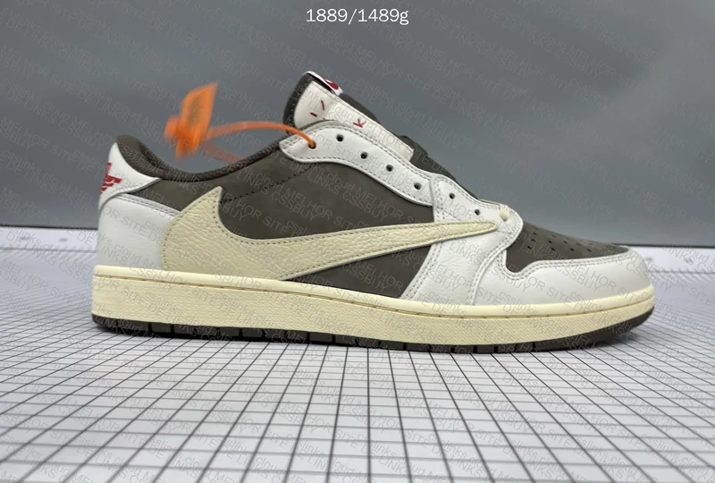 AJ1 TRAVIS SCOTT REVERSE MOCHA 4