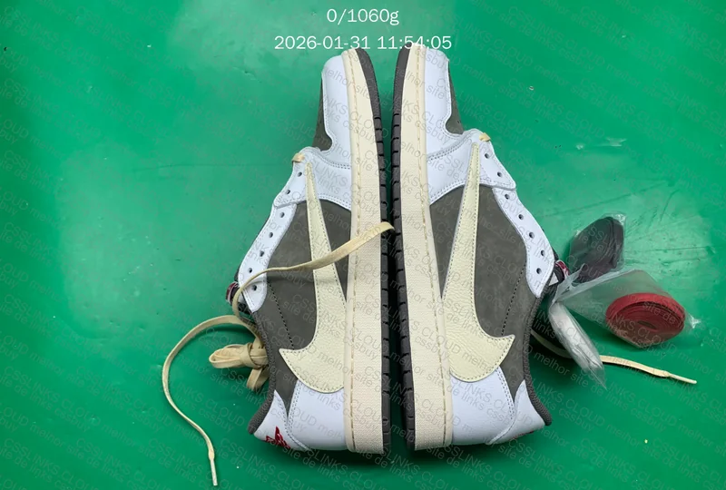 AJ1 Travis Scott Reverse Mocha