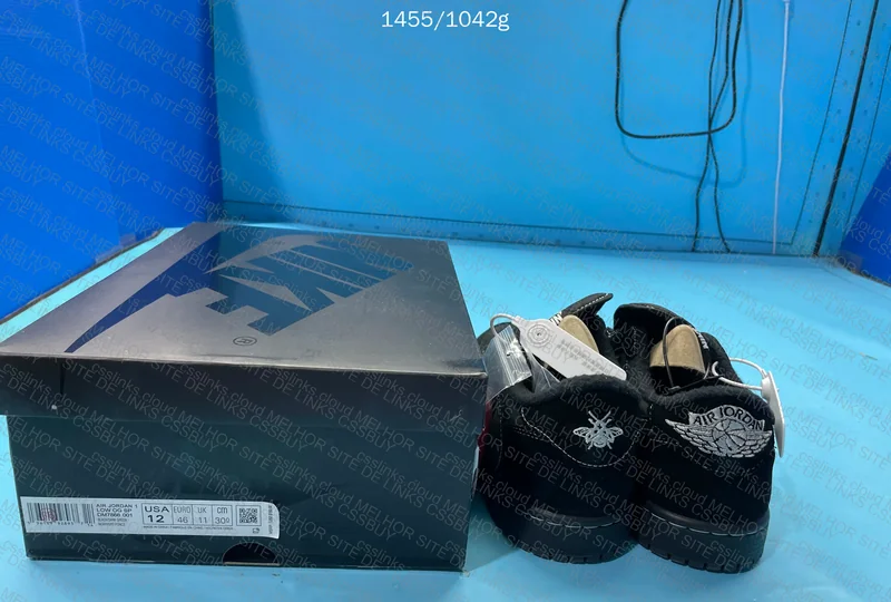 AJ1 TS BlACK 4