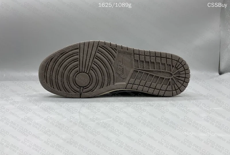 AJ1 TS REVERSE MOCHA ZOK 6