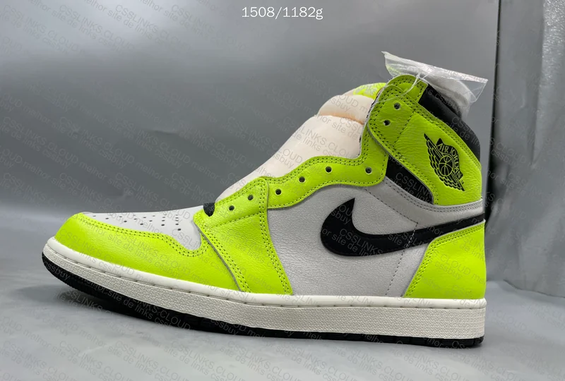 AJ1 Visionaire