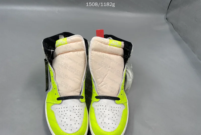 AJ1 Visionaire 4