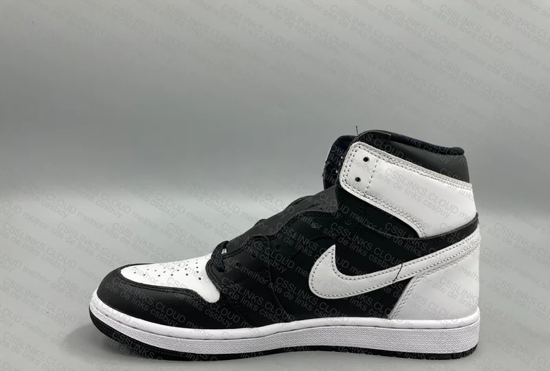 AJ1 WHITE BLACK 4