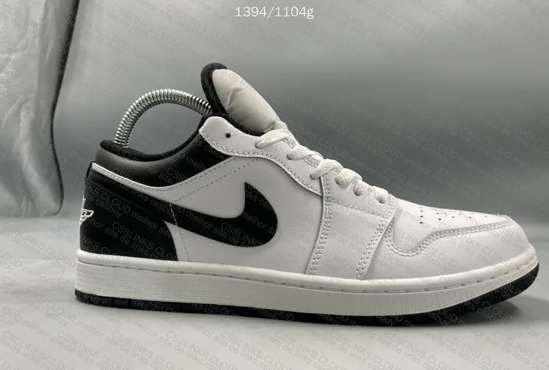 AJ1 WHITW BLACK