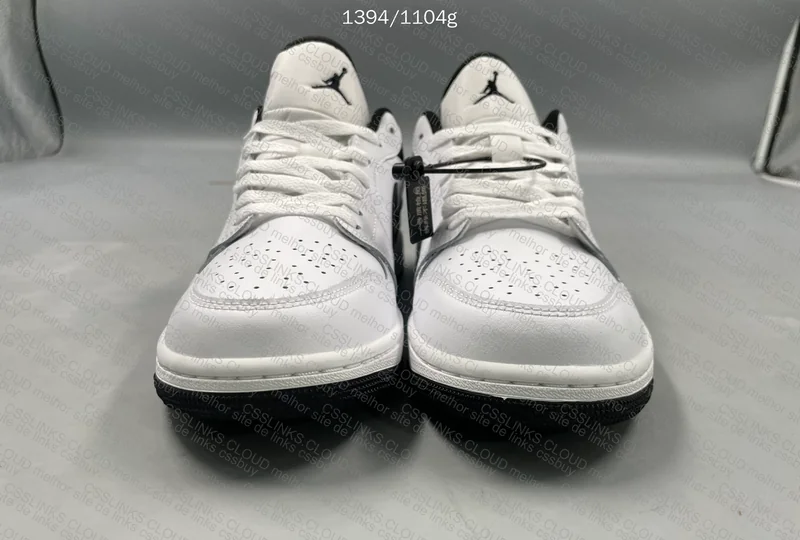 AJ1 WHITW BLACK 5