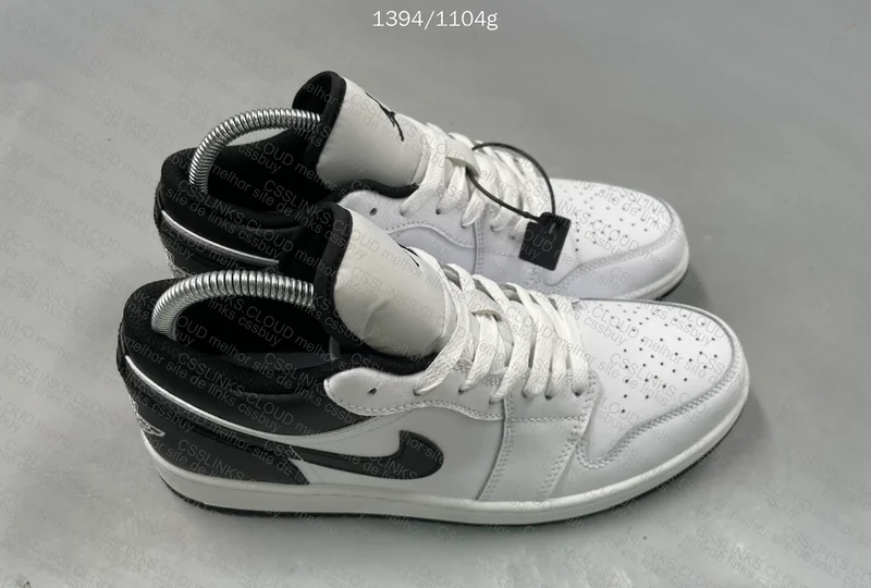 AJ1 WHITW BLACK 6