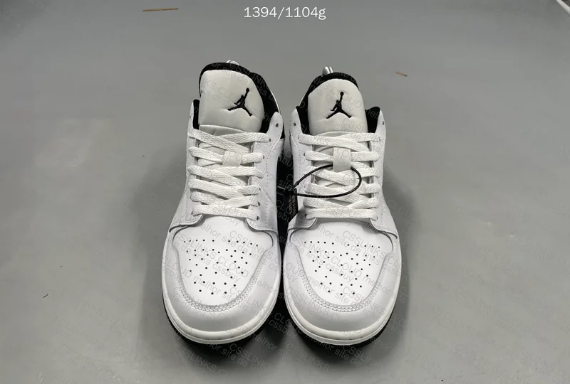 AJ1 WHITW BLACK 7
