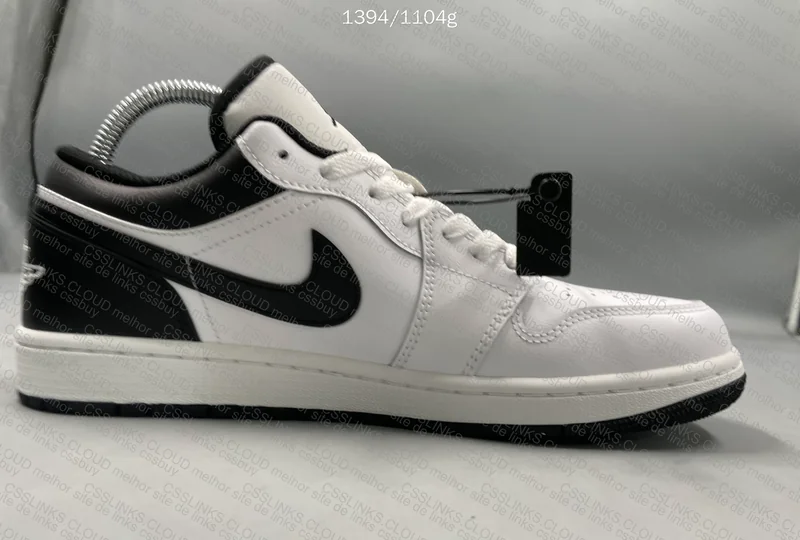AJ1 WHITW BLACK 8