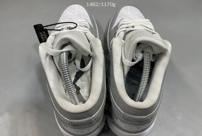 AJ1 WOLF GREY 8